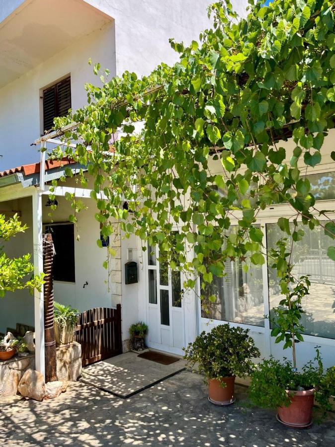 Gorana With Swimming Pool Leilighet Jelsa (Hvar)